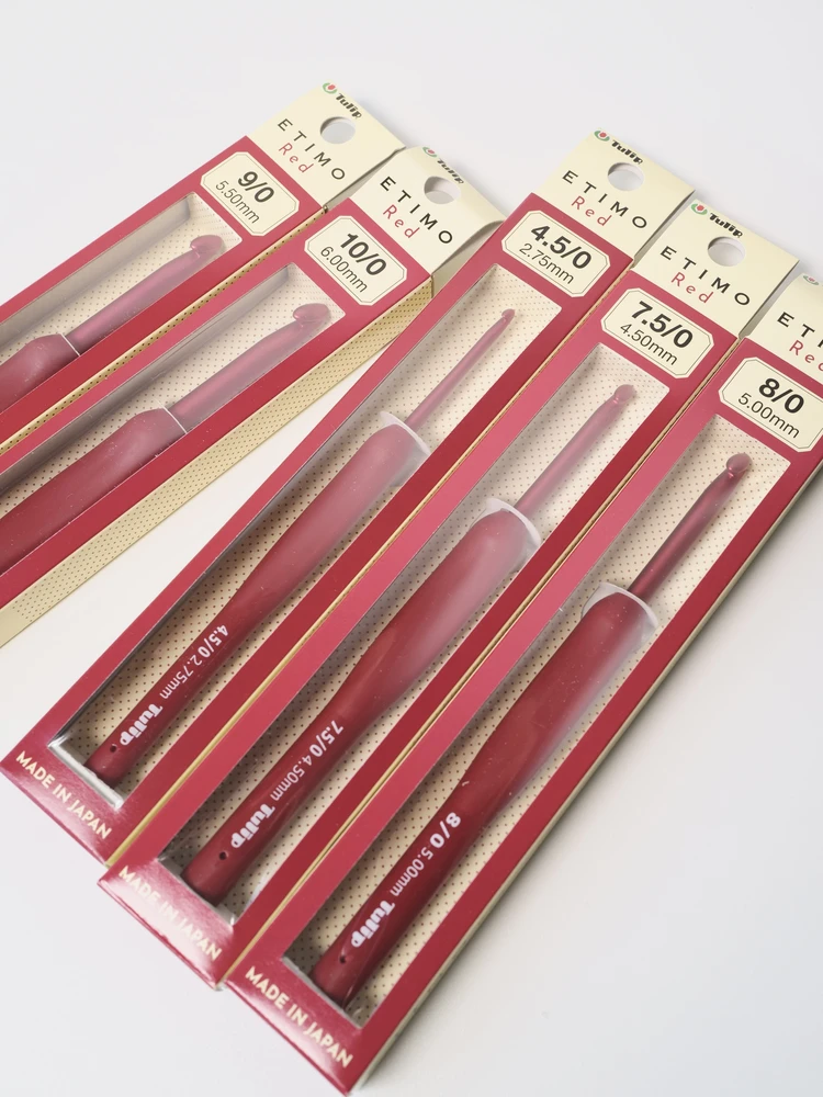 

Hiroima Tulip Coral Red ETIMO Crochet Needle Soft Handle Weaving Tool Home Fabric DIY Sewing Material And Finied Product