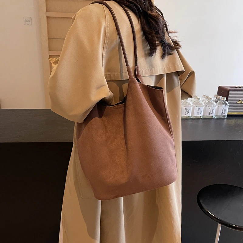 

Tote Bag Faux Suede Magnetic Closure Shoulder Bag Solid Color Casual Commuter Bag Autumn Winter Classical Tote Bags Handbags