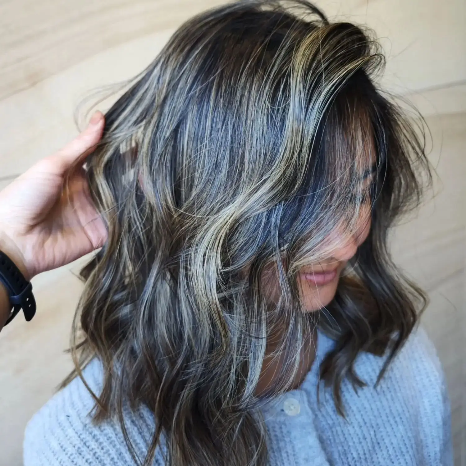 

Luxury 16 Inches Loose Wave Synthetic Wig Dark Brunette Natural Lace Front Wigs for Women High Heat Custom Synthetic Lace Wigs