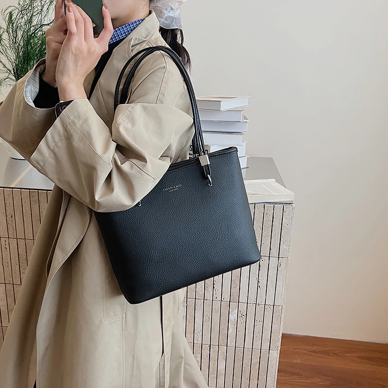 Bolso de mano clásico de diseñador de lujo a la moda de cuero elegante para mujer, bolso de hombro tipo bandolera para uso moderno diario