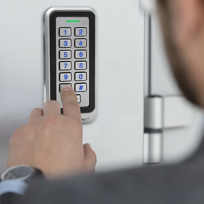 Picture 5: Qoltec TRITON combination lock with RFID reader | code | card | keychain | IP68 | EM