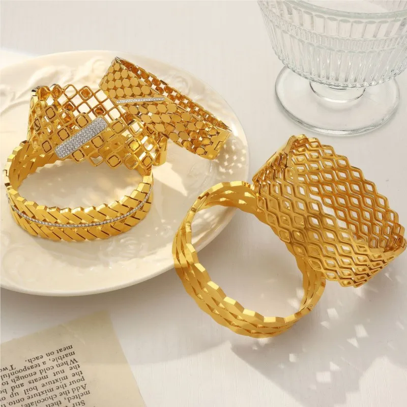 Nivora Hollow Wide Round Bangles For Women 316L Stainless Steel Rhinestone Large Women Wristband Bracelets Dubai Wedding Jewelry