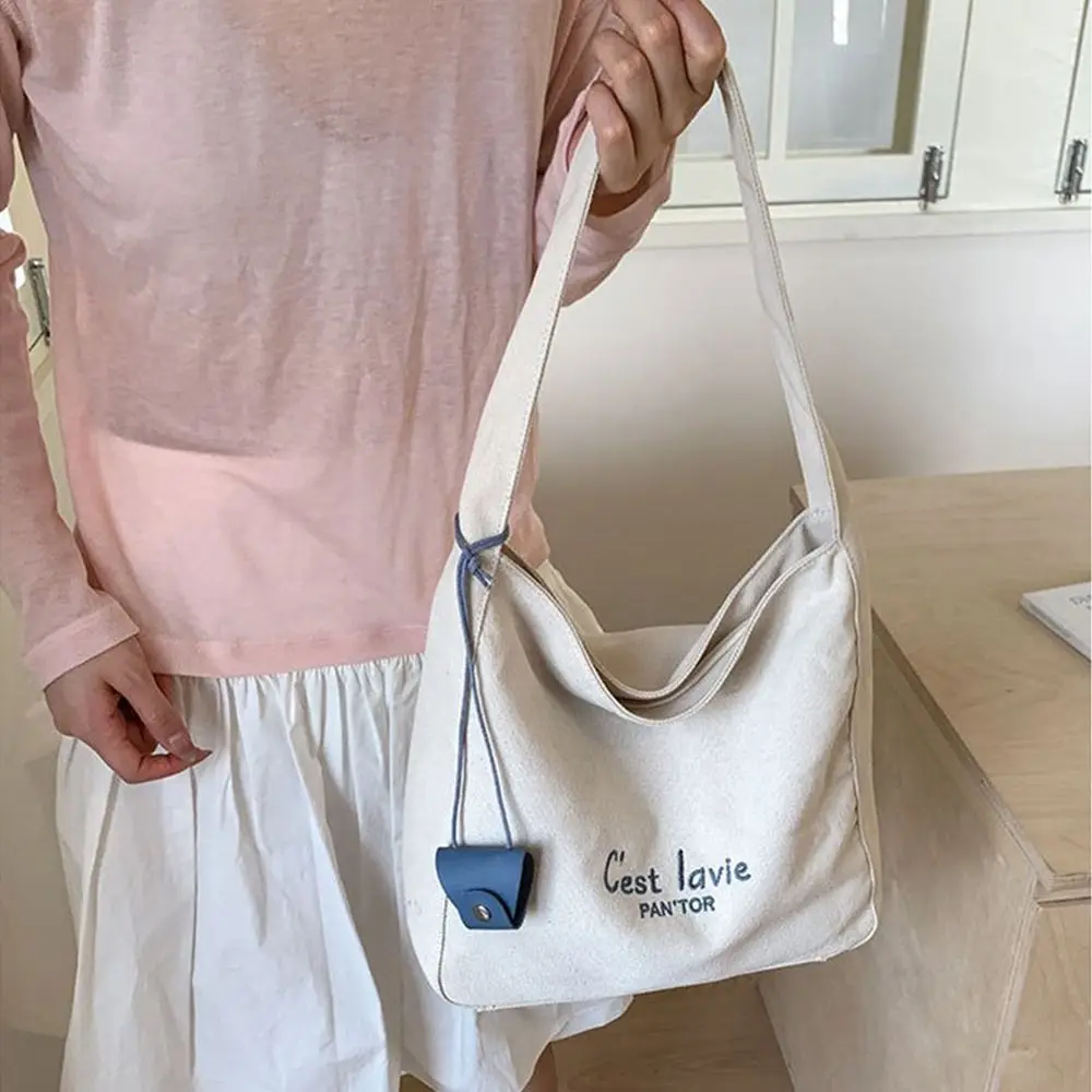 

Простая корейская сумка через плечо с буквами, универсальная студенческая большая сумка большой вместимости, повседневная парусиновая женская сумка подмышками, женская сумка