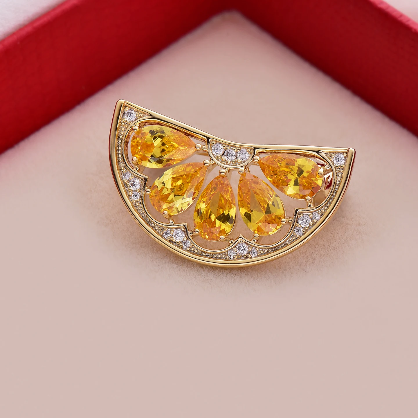 Shining Rhinestone Lemon Brooches For Women Unisex Yellow Color Fruit Plant Lapel Pins Casual Party Accessories Gifts