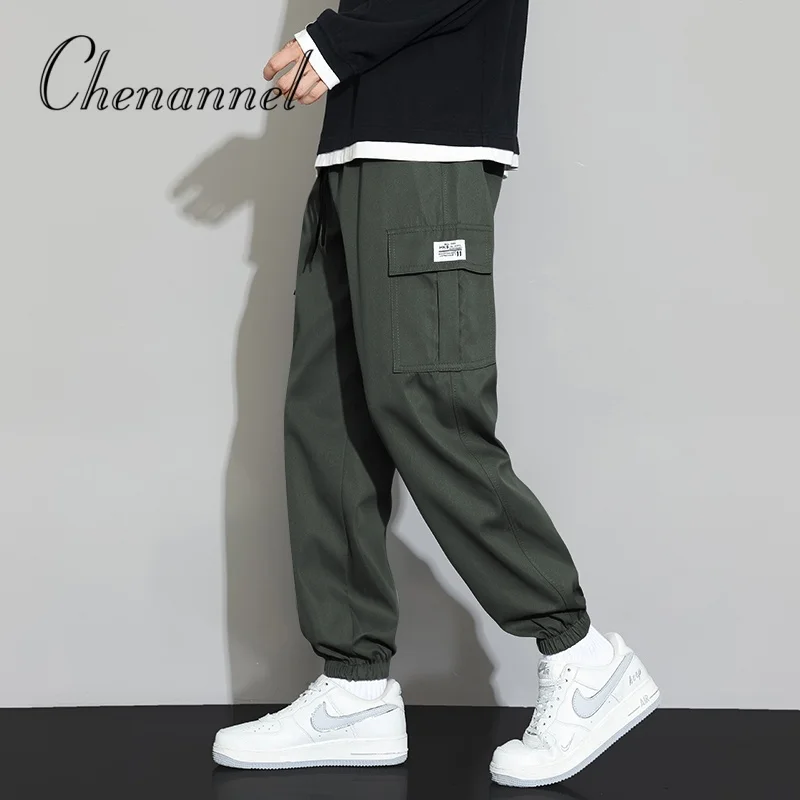 Military green high street trendy work pants for men loose and large-sized with multiple pockets for autumn and winter