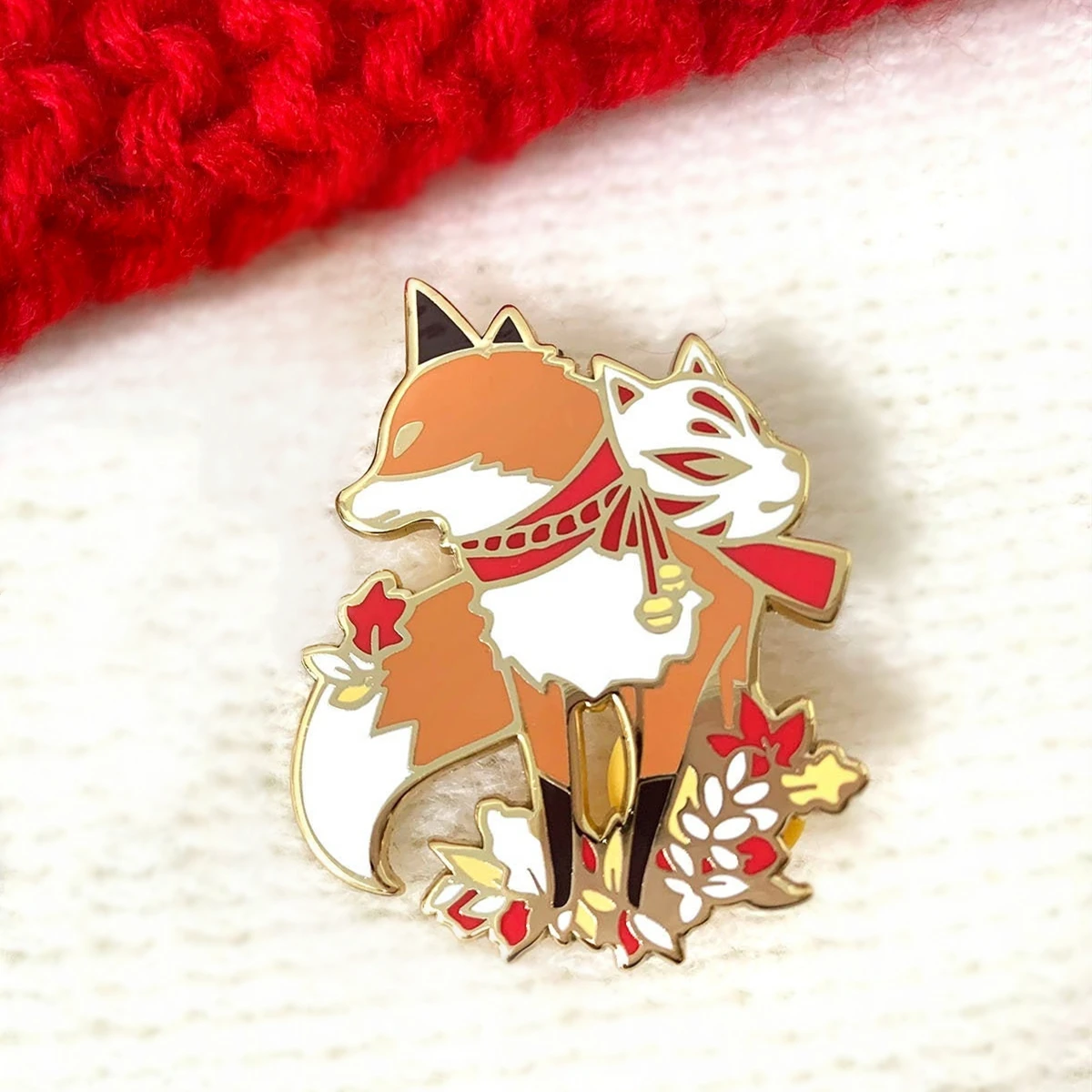 Cartoon Red Fox Flowers Enamel Pin Kawaii Cute Animal Kitsune Mask Metal Brooch Accessories Fashion Badge Jewelry Gift