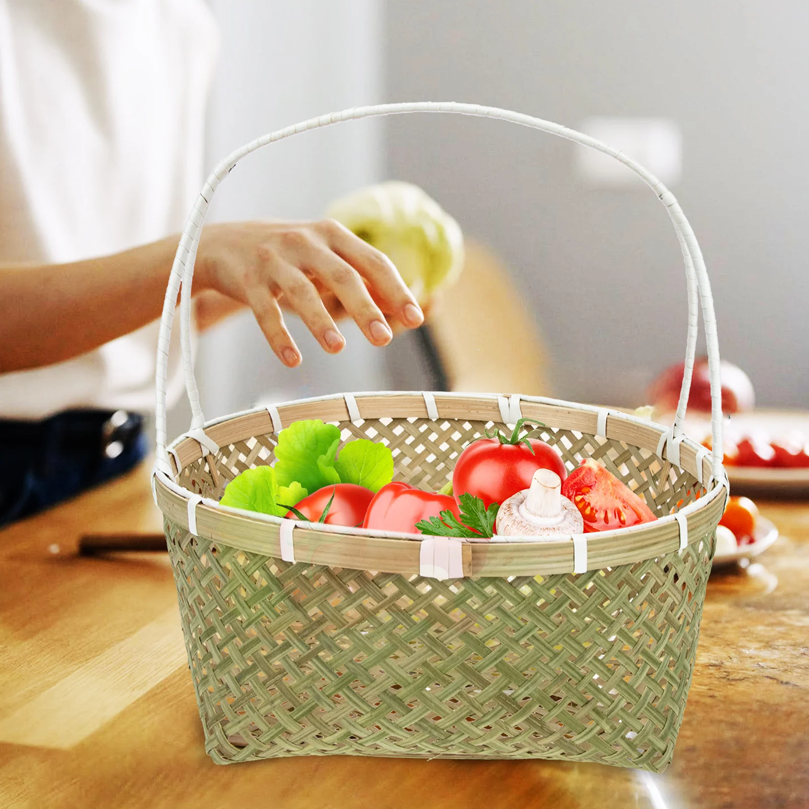 

Bamboo Woven Baskets Portable Fruit Basket Small Size Durable Material Hand woven Storage Basket for Picnic