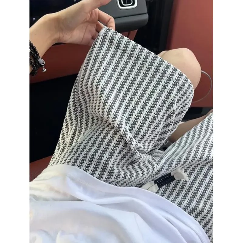 2026 Summer Men's Retro Black & White Striped Knitted Shorts American Style Casual Loose Plus Size Knee Length Sports Shorts