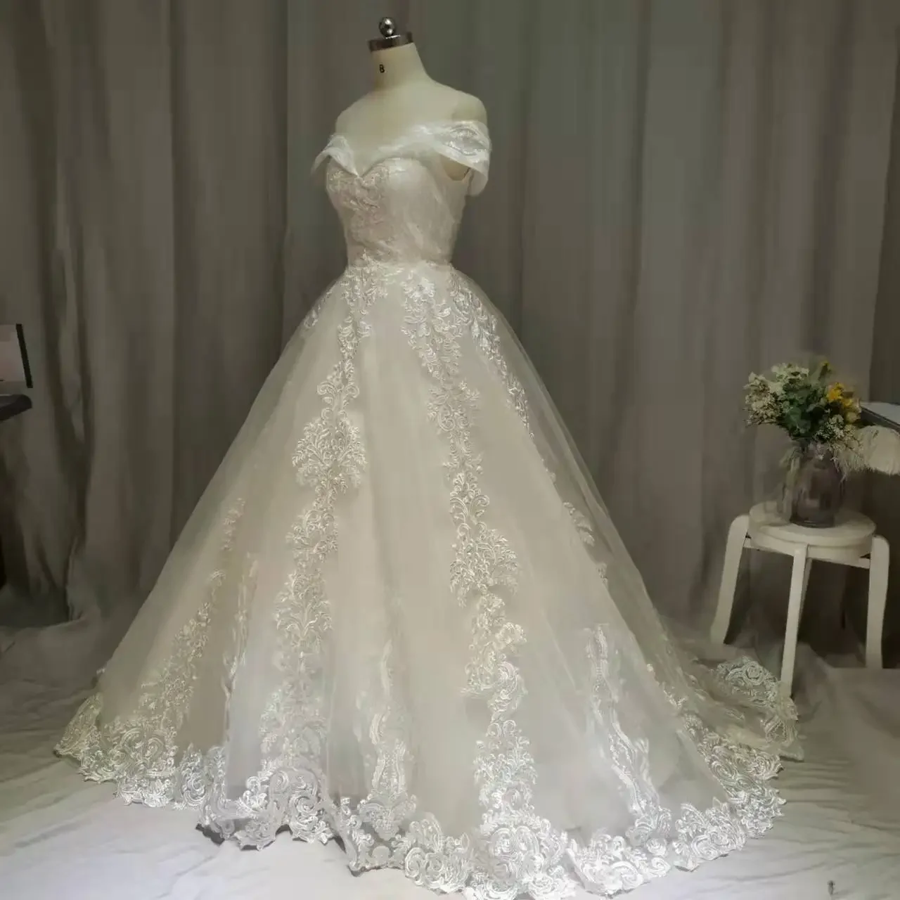 Luxus Perlen Hochzeit Kleid Applikationen Lace Up Prinzessin Ballkleid Braut Angepasst SwanSarah XZ03 Plus Größe Vestido De Noiva