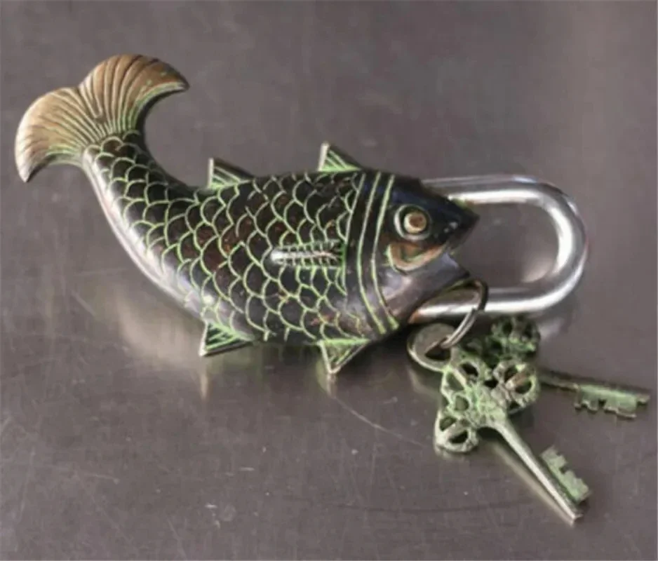 Copper statue Chinese Antique Bronze Made Available Lifelike Animal Fish Shape Lock And Key Old Copper Lock Statue