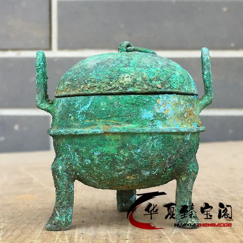 

Unearthed authentic bronze three-legged tripod old bronze censer double-eared bronze tripod aromatherapy furnace green rust old