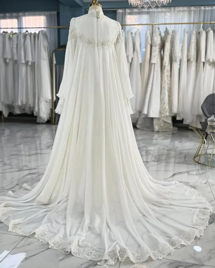 Luxury Muslim vestido femininos Wedding Dresses with Cape Customized Lace Applique Caftan Arabic Saudi Bridal Gown Outfit