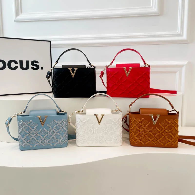 

2026 Winter Trendy Women's Mini Square Bag - Stylish Minimalist Casual Shoulder Crossbody Bag with Premium Texture for Daily Use