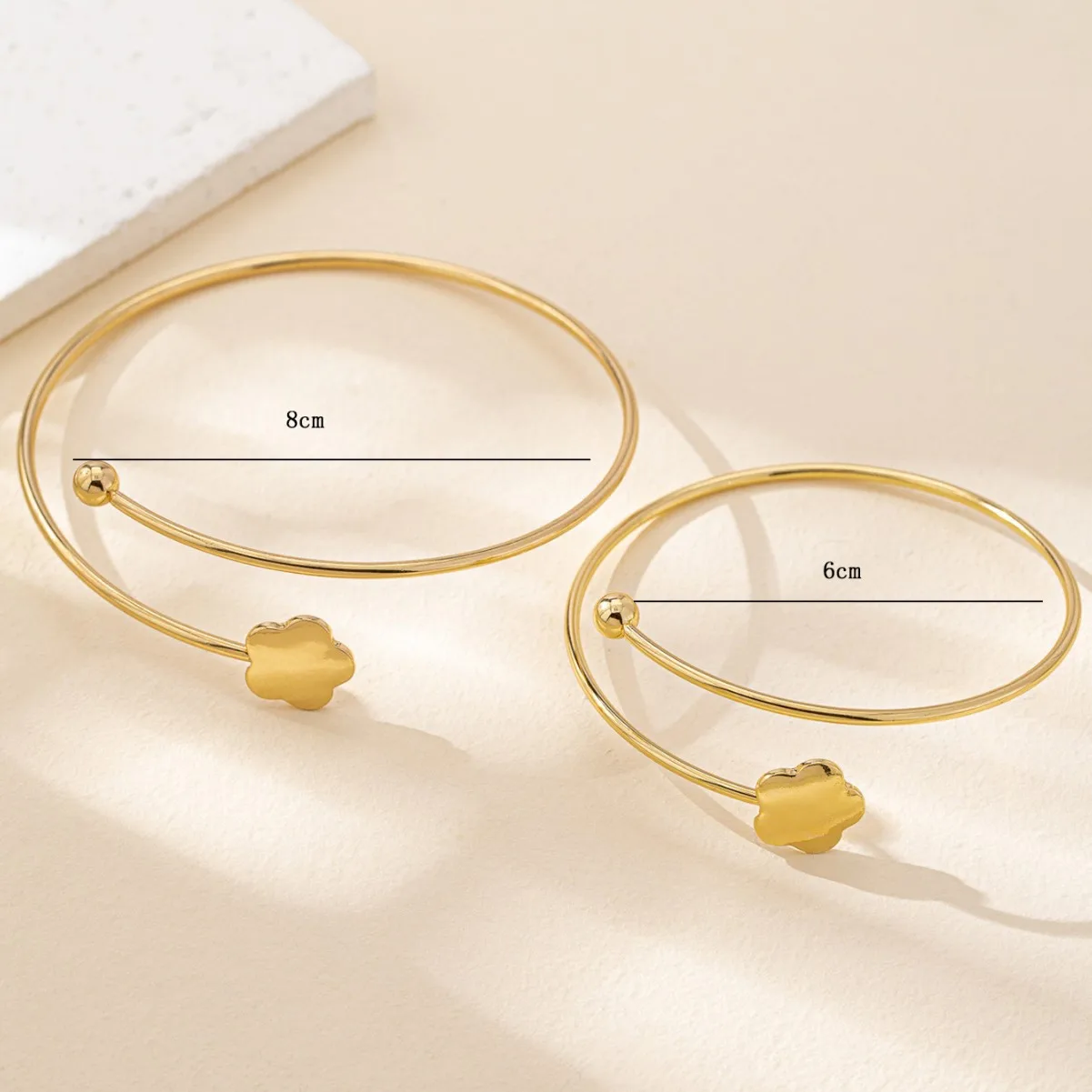 1 set of fashionable and simple five-leaf flower bracelet women's personality versatile arm ring set niche hand jewelry