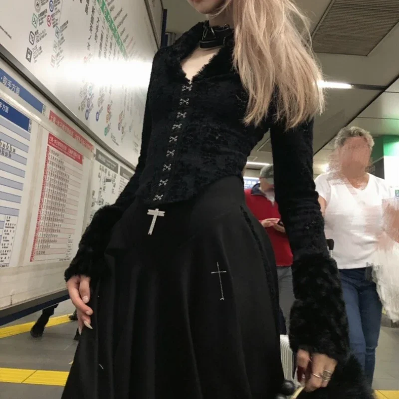 Deeptown Y2k Schwarz Vintage Spitze Gothic Frauen Hemd Harajuku V-ausschnitt Aushöhlen Langarm Japanische Mode Blusen Schlank Gyaru