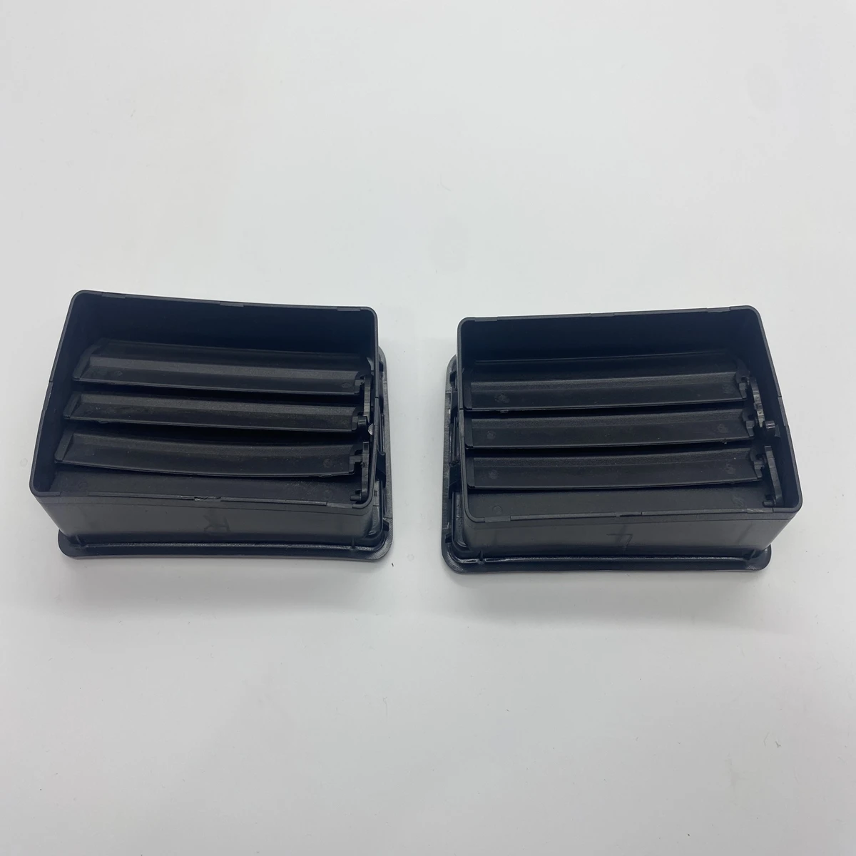 Suitable for Honda Golden Wing Gl1800 from 2001 to 2011, Including Air Vents, Ventilation Ducts, and Air Grilles