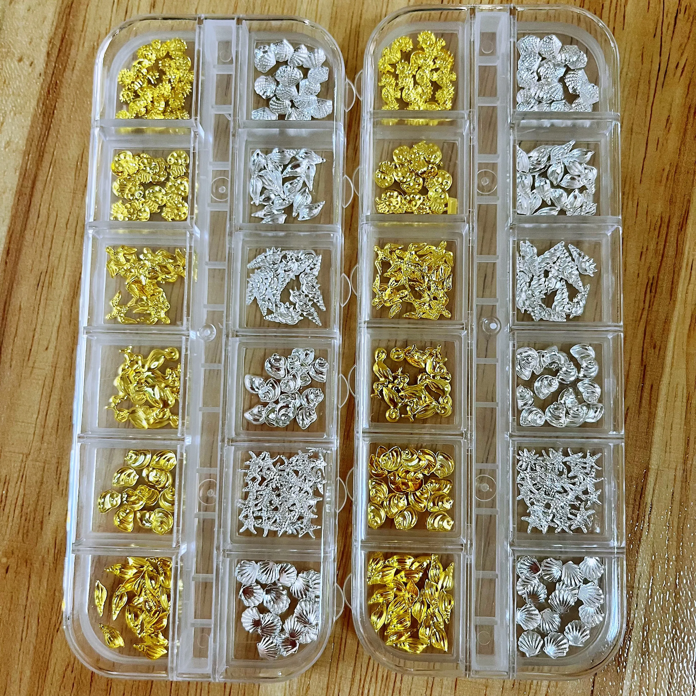 

1 коробка, 3D 12-сеточный дизайн, ракушки/морская звезда/морские анемоны/морские лошади, подвески для дизайна ногтей, морская тема, бусины для ногтей, сделай сам, драгоценные камни и украшения для ногтей