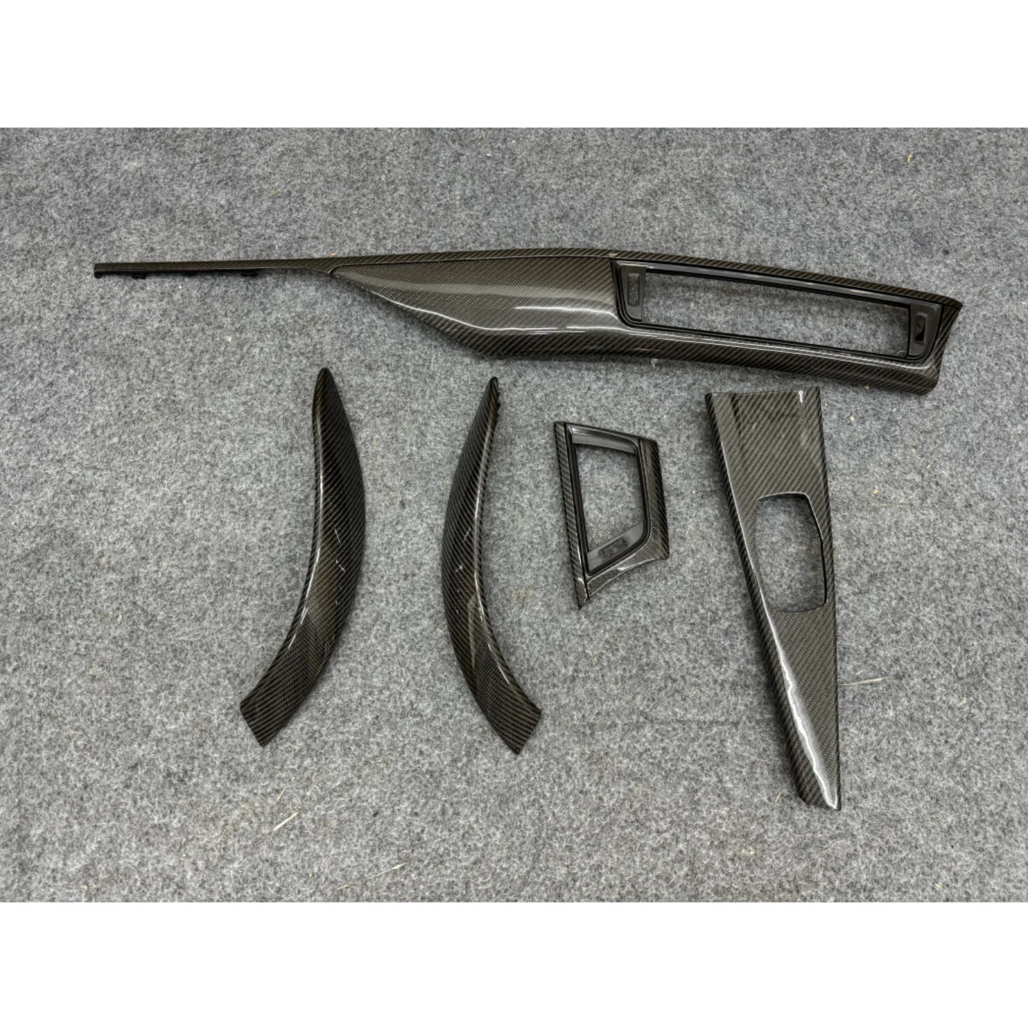 High Configuration Automotive Carbon Fiber Interior OEM Replacement Interior Suitable for BMW M4 F82 Carbon Fiber Interior