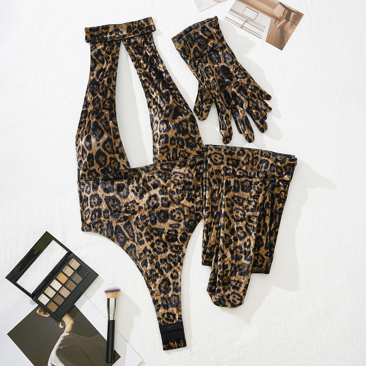 2025 Explosion Models Women\'s Sexy Lingerie Leopard Print Jumpsuit Hollow Jumpsuit Stockings Gloves Erotic three-piece Set