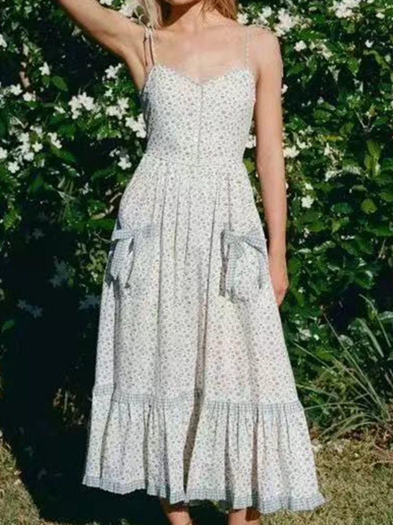 

Dress for women in summer French romantic countryside style small floral print belt waist cinching slimming camisole long skirt