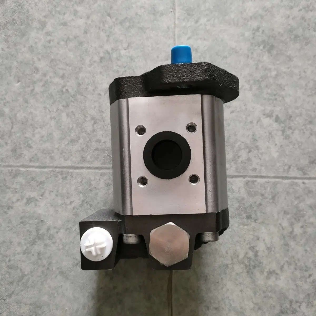 

Гидравлический шестеренный насос тягача Case 210