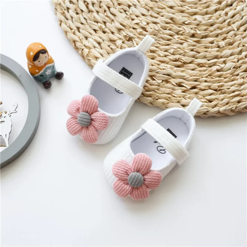 Chaussures de Princesse en Laine pour Bébé de 0 à 1 An, Souliers Confortables à Semelles Souples, Mignonnes à Fleurs pour la Marche