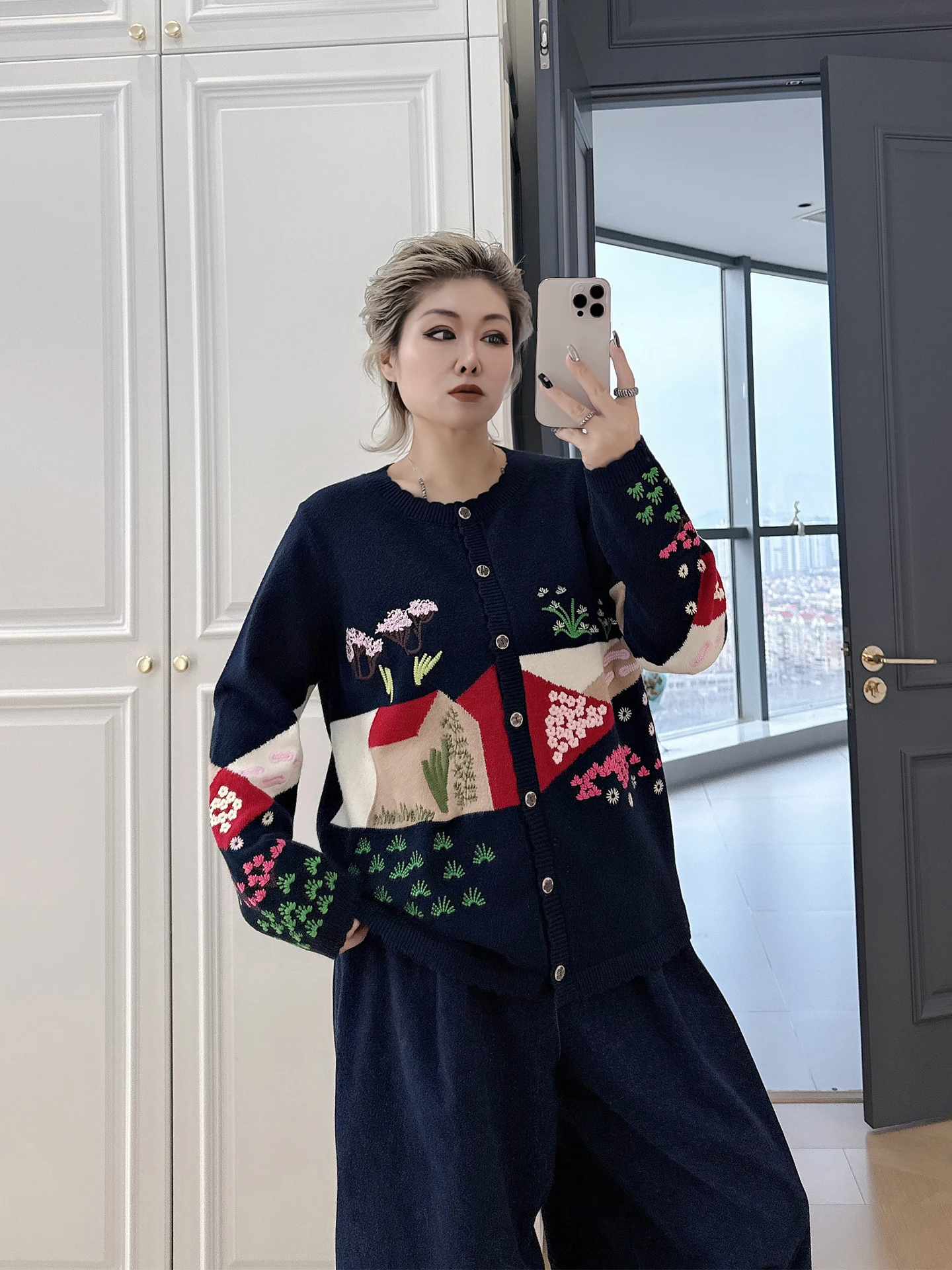 

Повседневный вязаный свитер оверсайз для женщин с объемной вышивкой, свободный, стройнящий, антивозрастной, дизайнерский, для полных женщин