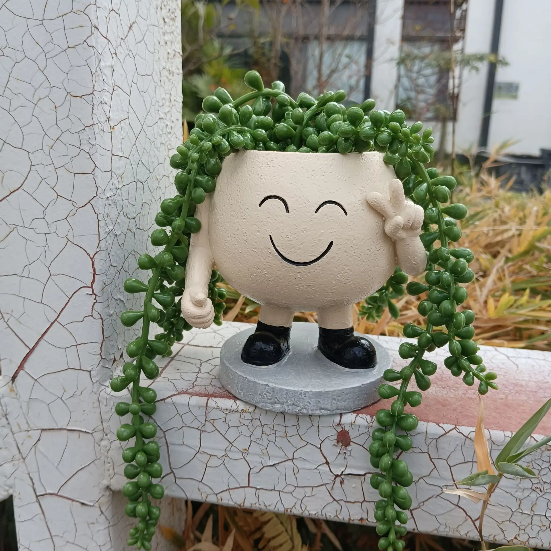 Innovative Standing Smiling Villain Flower Pot Cute Resin Succulent Planter Courtyard Landscape Arrangement Garden Accessories