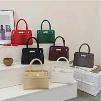 Fashionable Large Capacity Crocodile Pattern Kelly Handbag Versatile Women's Handbag Mom Style Handbag Soft Material Crossbody B