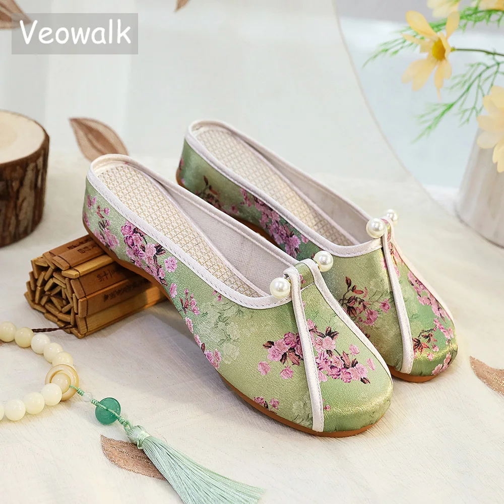 

Veowalk, новый дизайн, атласные старые пекинские тапочки на плоской подошве с вышивкой для женщин, удобная хлопчатобумажная ткань, элегантная женская домашняя обувь в стиле ретро