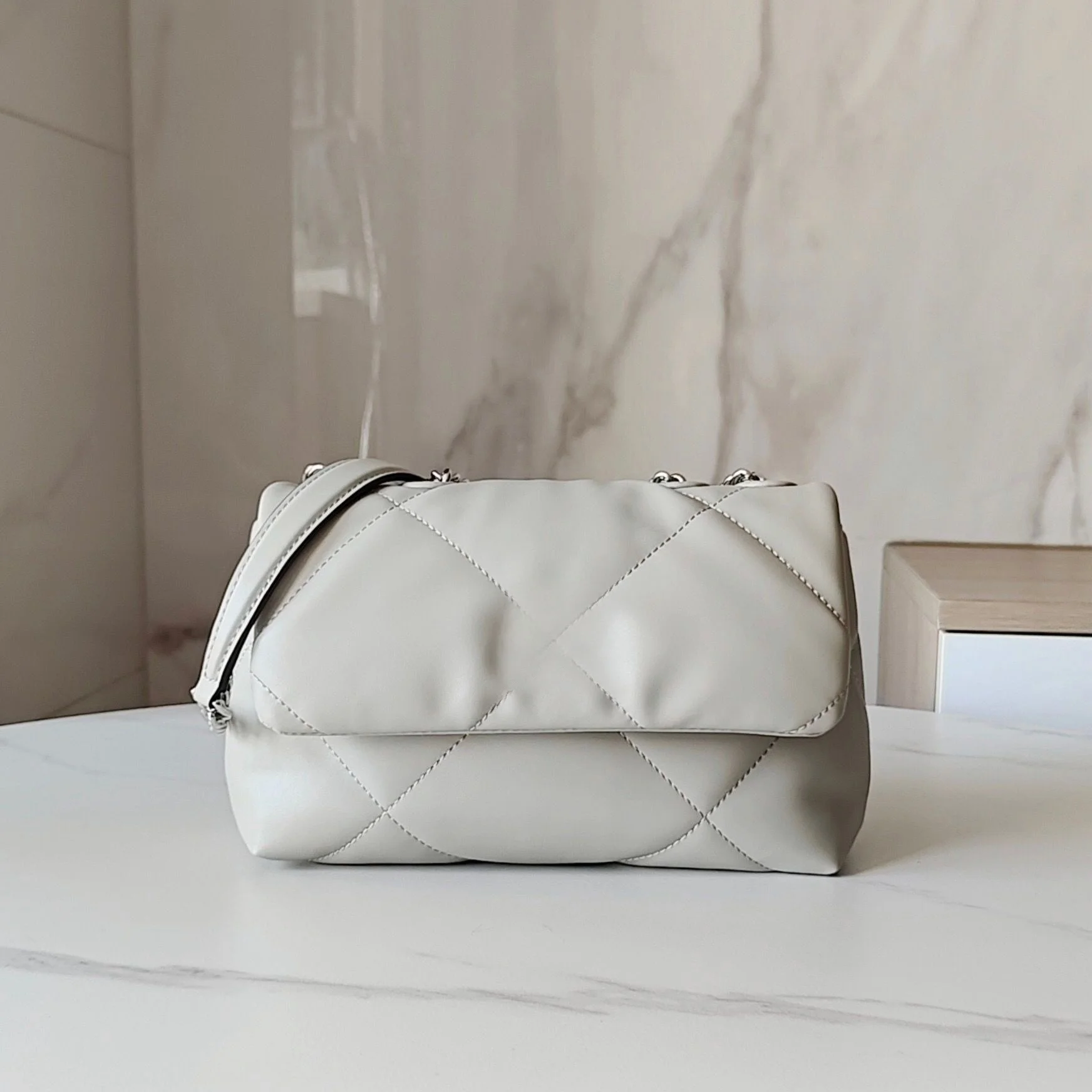 

Women's Strap Shoulder Bag High Quality Women's Handbag Fashion Casual Travel Crossbody Bags YB