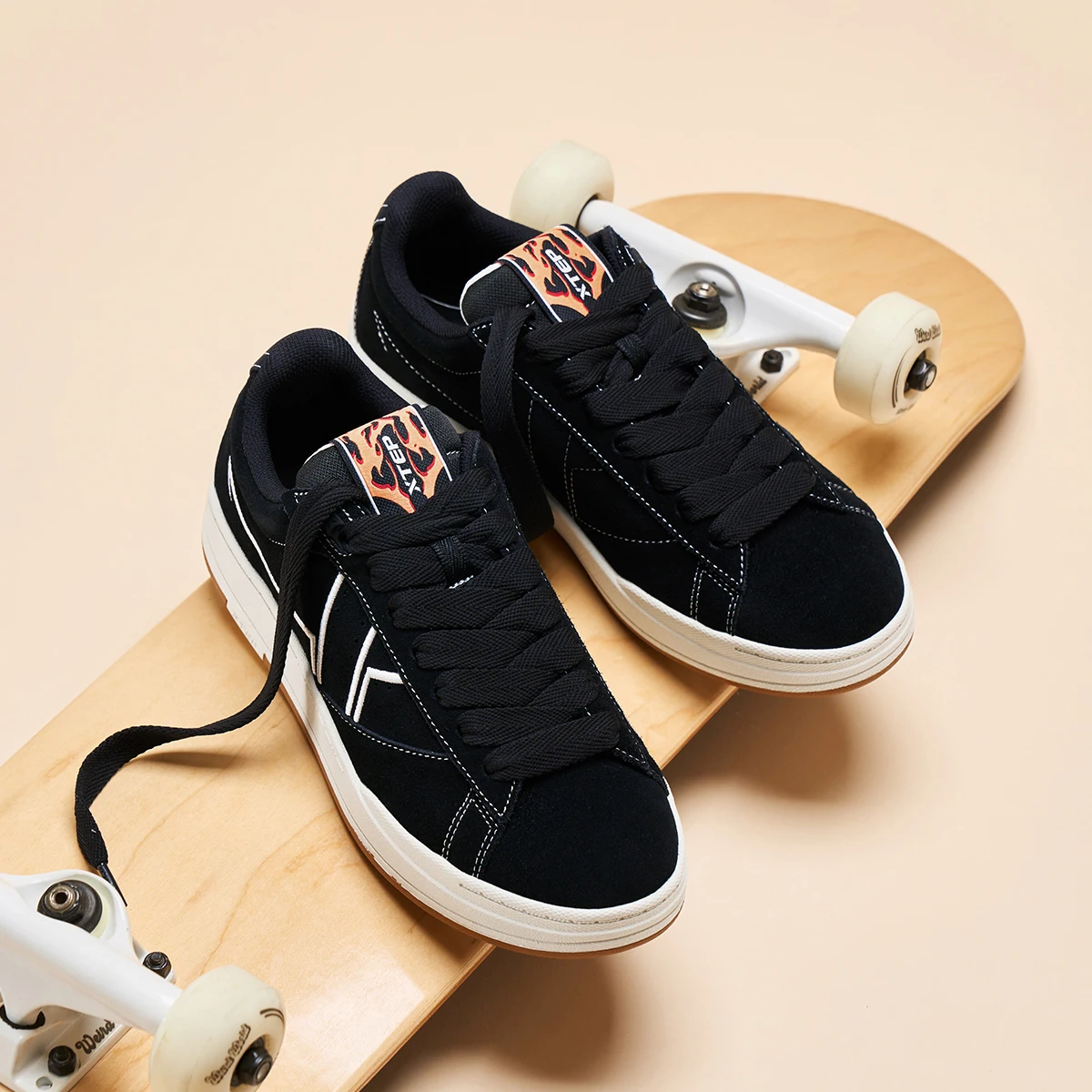 Xtep Jiao Ban Skateboarding Shoes For Men 2024 Autumn Street Style Skate Shoes Durability Comfortable Sneakers 876319310022