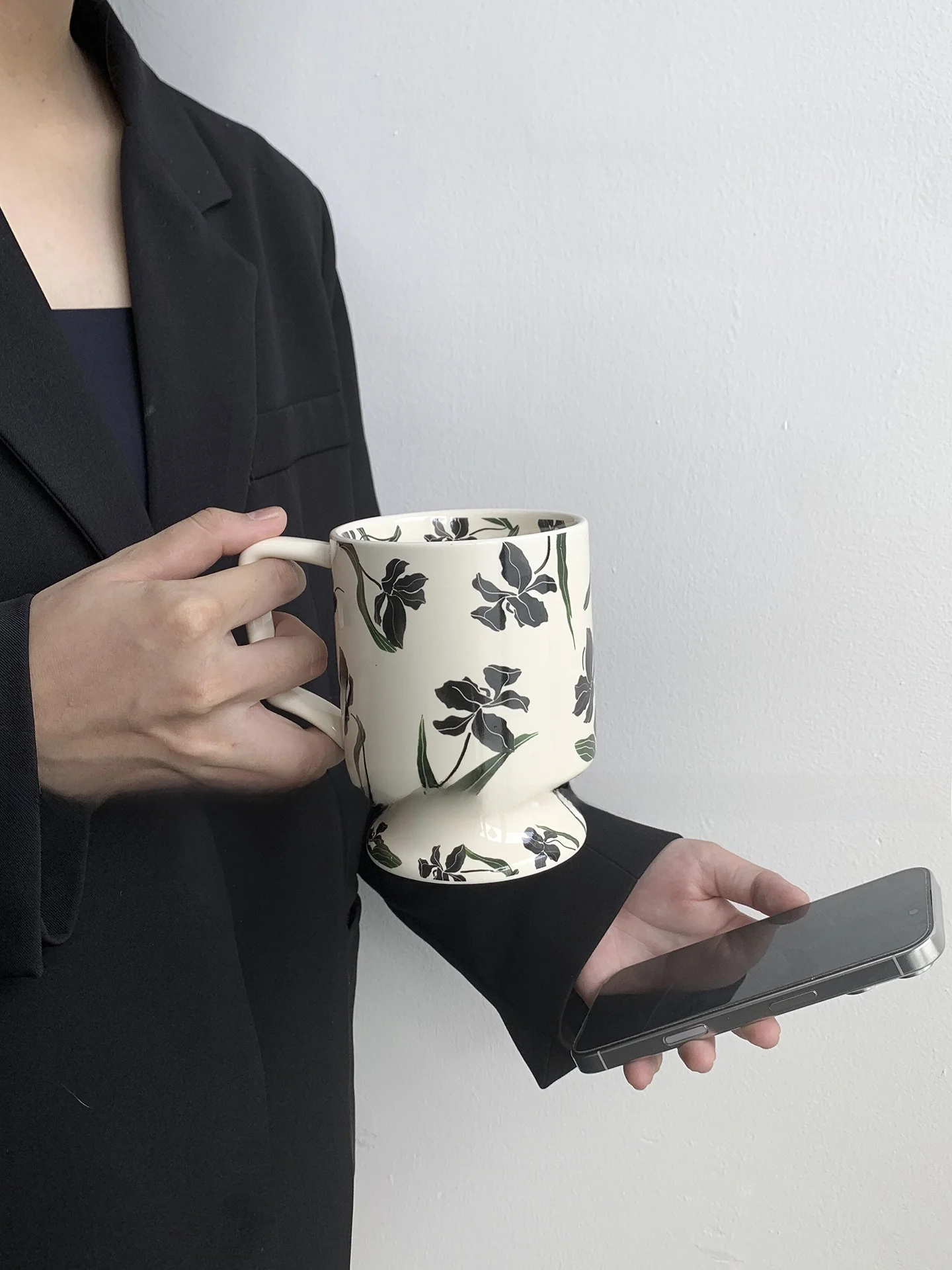 Large Capacity Iris High Footed Ceramic Mug Afternoon Tea Cup Orange Half Cup Business Gifts Universal Space Custom Service