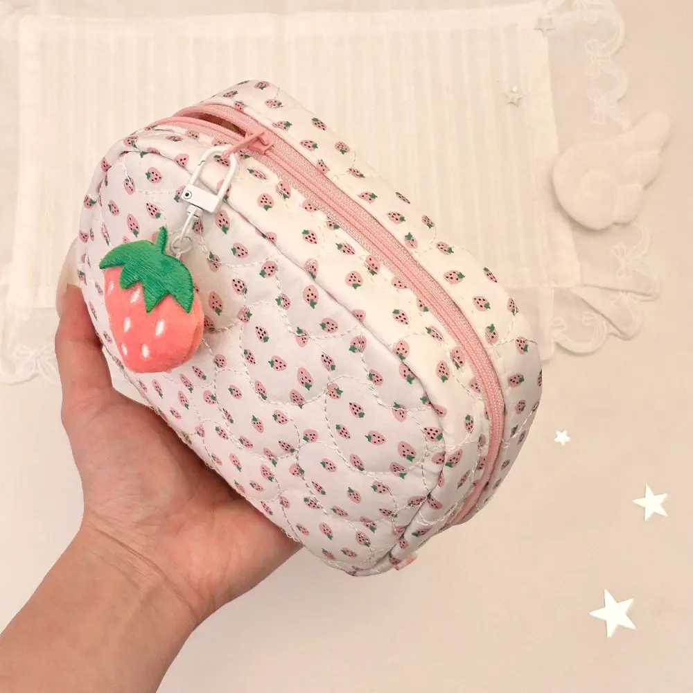 Portable Strawberry Print Makeup Bag Multi-layer Compartment Large Capacity Cosmetic Pouch Makeup Storage Pouch Daily Use