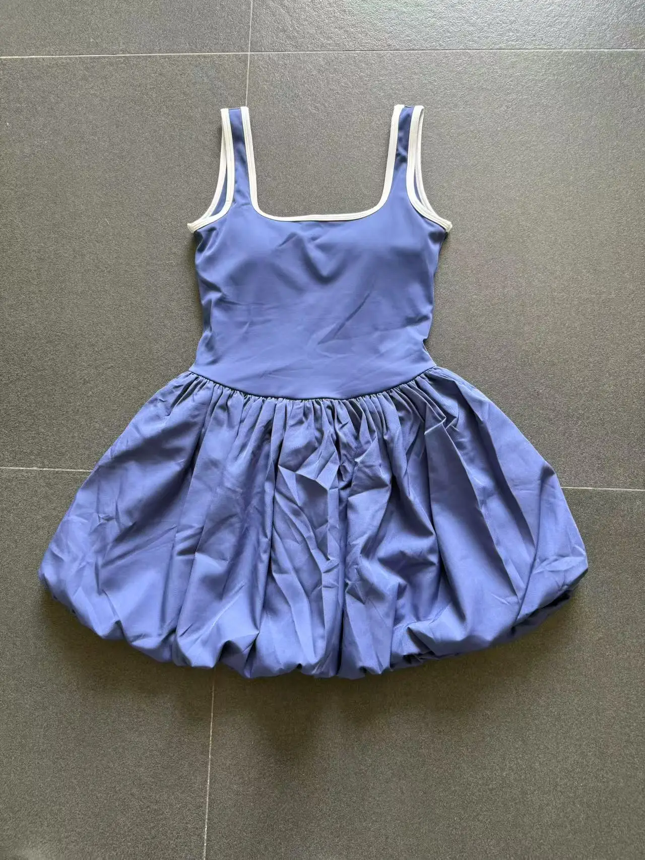 فستان جولف رياضي مفتوح الظهر من كتلة الألوان يمنع عطل خزانة الملابس في الهواء الطلق والركض والتمارين والتنس