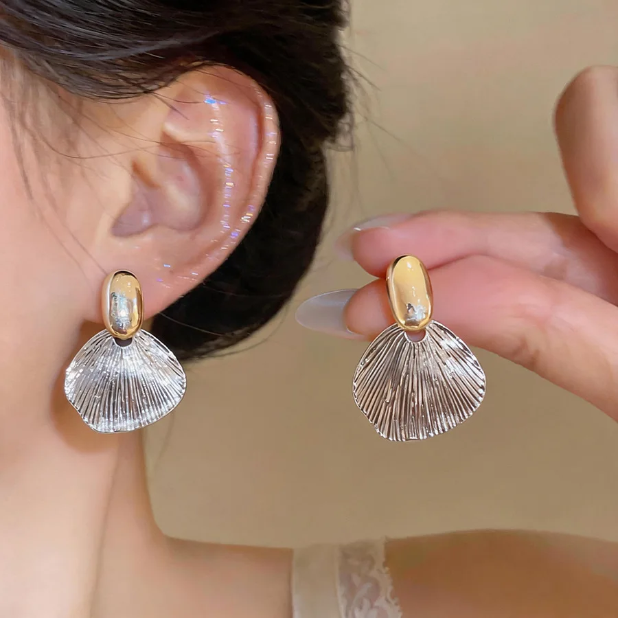 Silver Color Fan Shaped Dangle Earrings for Women Textured Striped Seashell Drop Earrings Simple Daily Beach Holiday Jewelry K