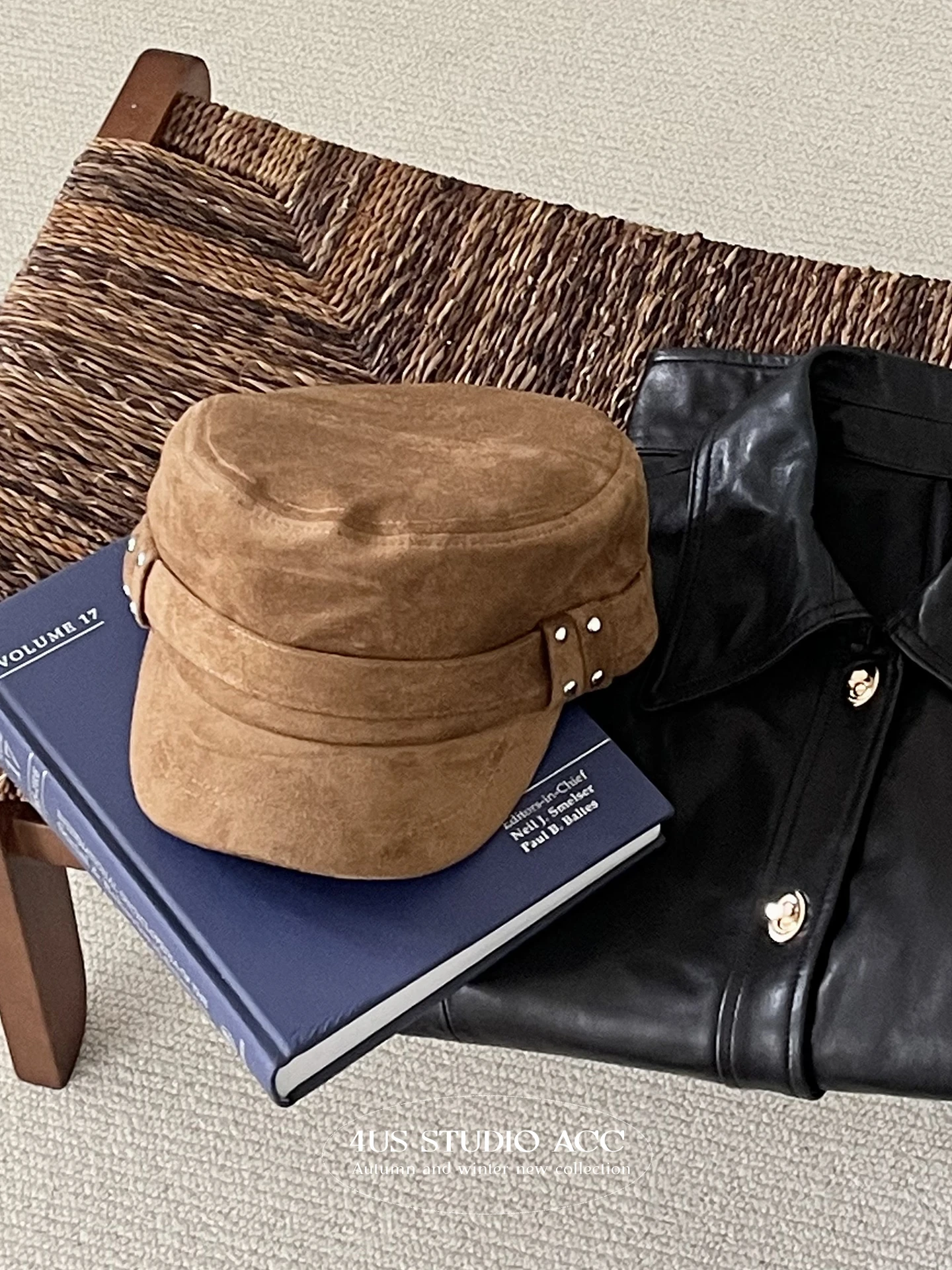 

Autumn New Retro Newsboy Cap for Women Suede Flat Top Cap Face Slimming Duckbill Cap