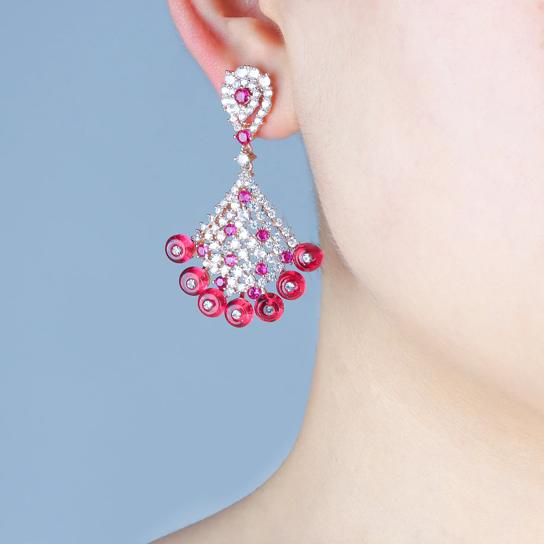 

2025 Female Exaggerated Red Zircon Fashion Earrings