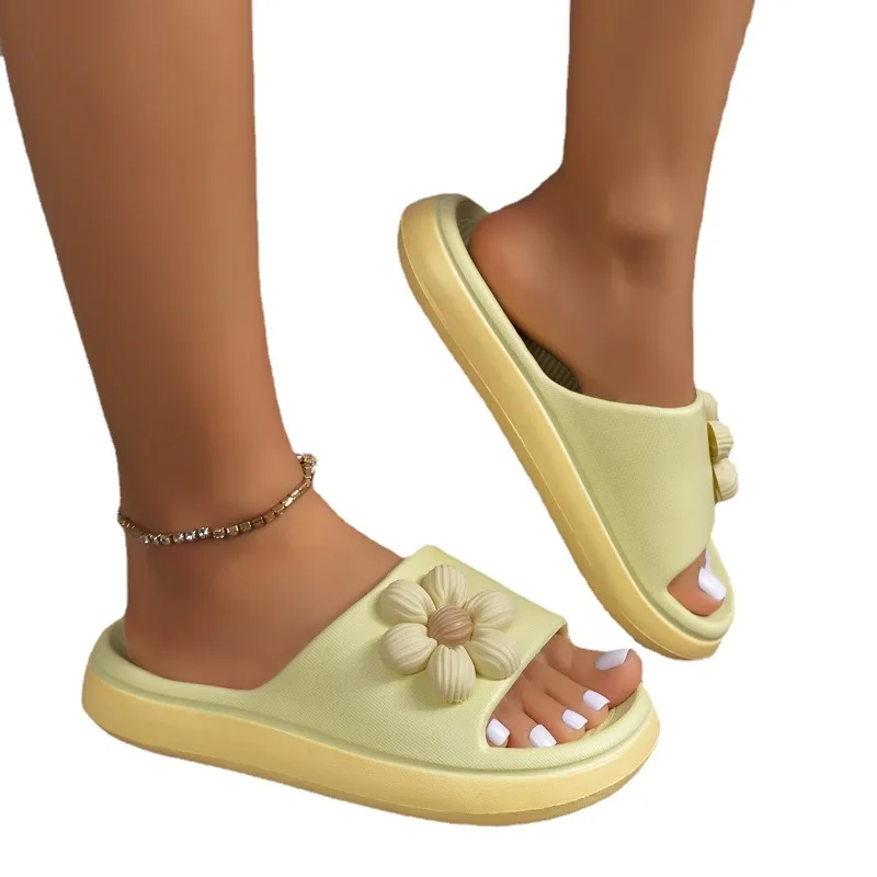 Zapatillas de baño planas con tacón bajo, zapatos de moda para interiores de verano 2024, Zapatillas dulces de flores sólidas para mujer