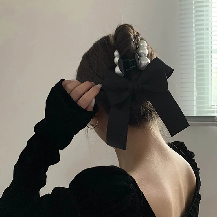 

Popular Pearl Bow Shark Clip for Women Light Luxury Advanced Back of Head Hair Claw Elegant Hair Accessories Sturdy