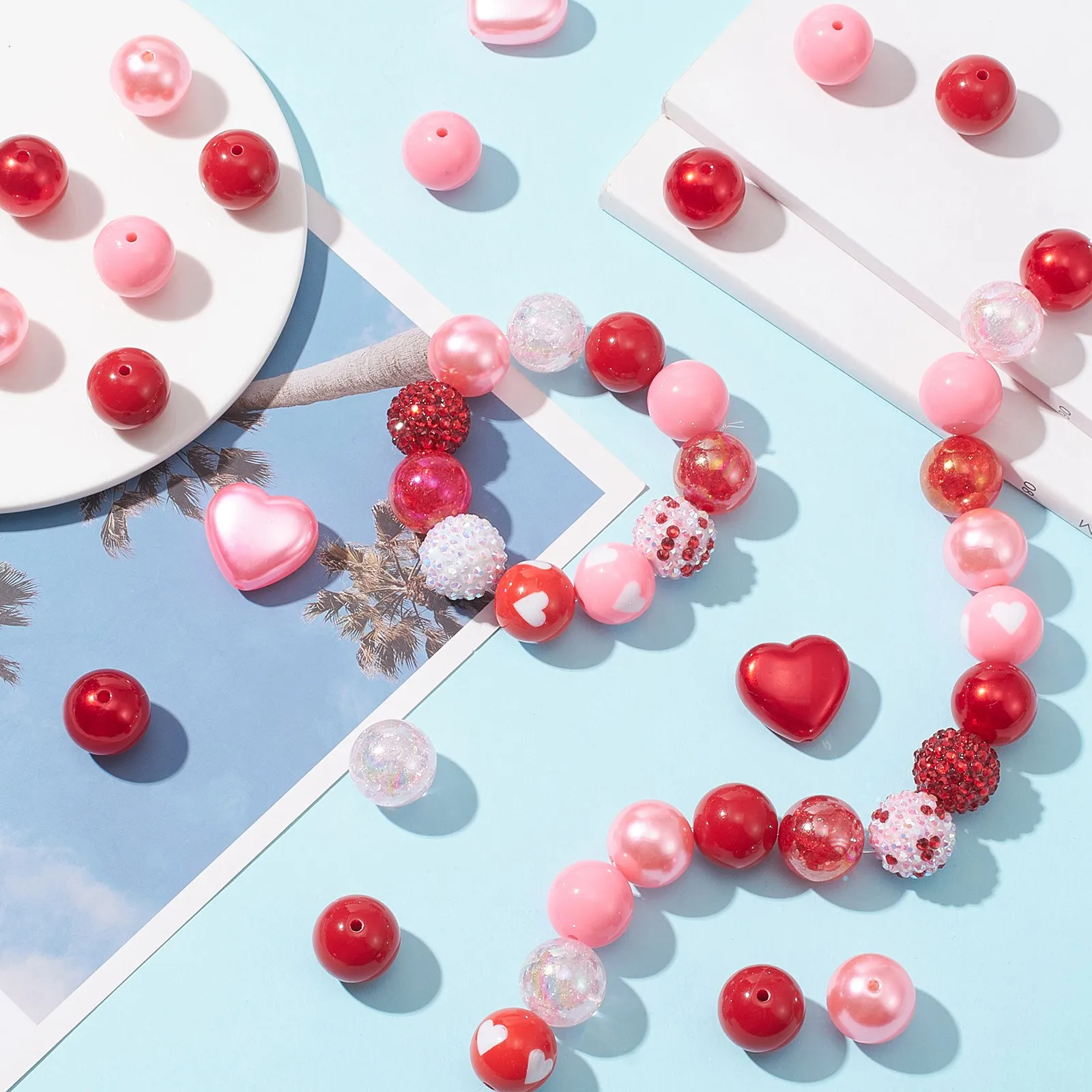 50Pcs 20mm Valentine\'s Day Theme Beads Pink & Red &Green Bubblegum Beads Acrylic Heart Beads for DIY Jewelry Making Accessories