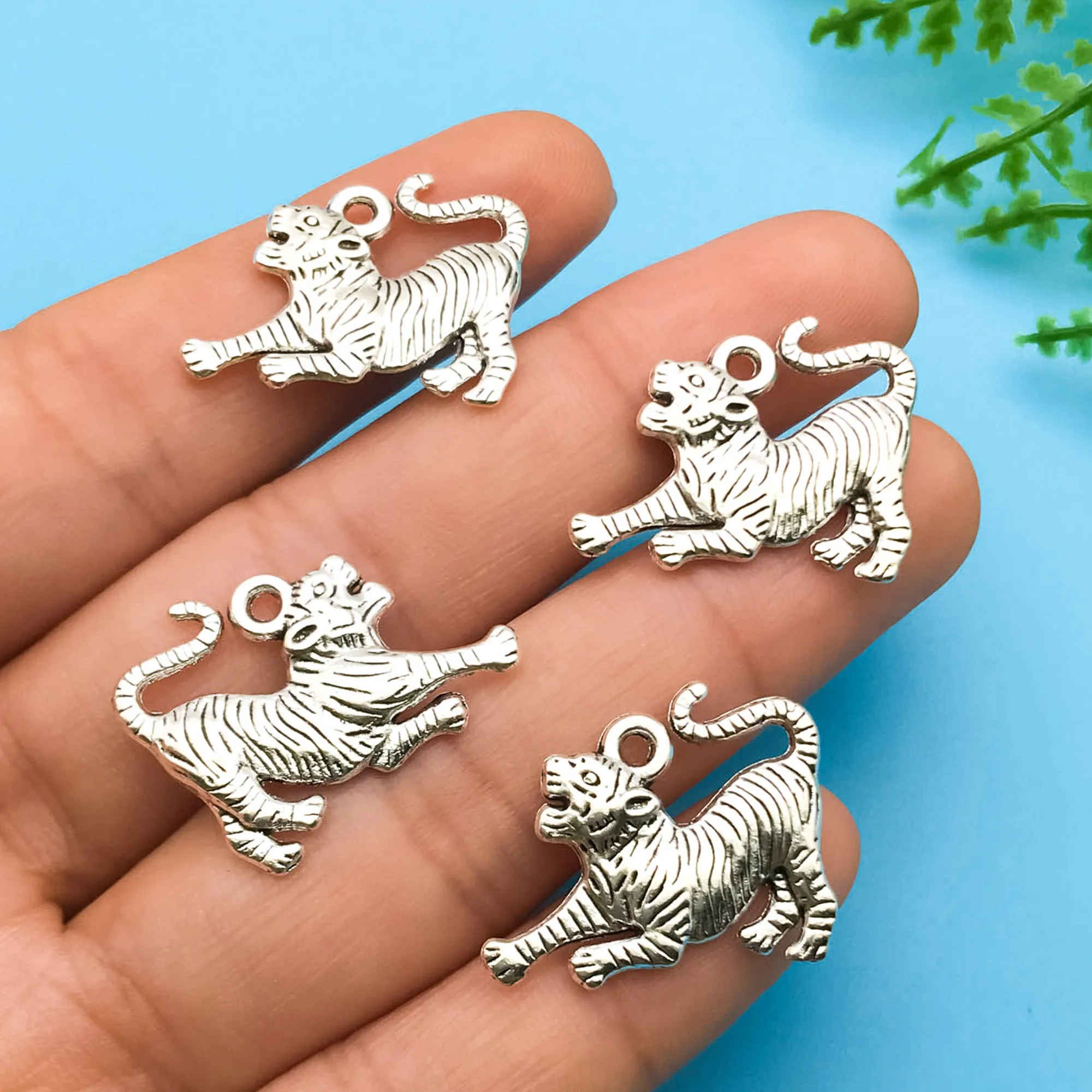 10/20pcs Antique Silvery Tiger Charms Alloy Animal Pendants For DIY Jewelry Making Findings Crafting Accessory