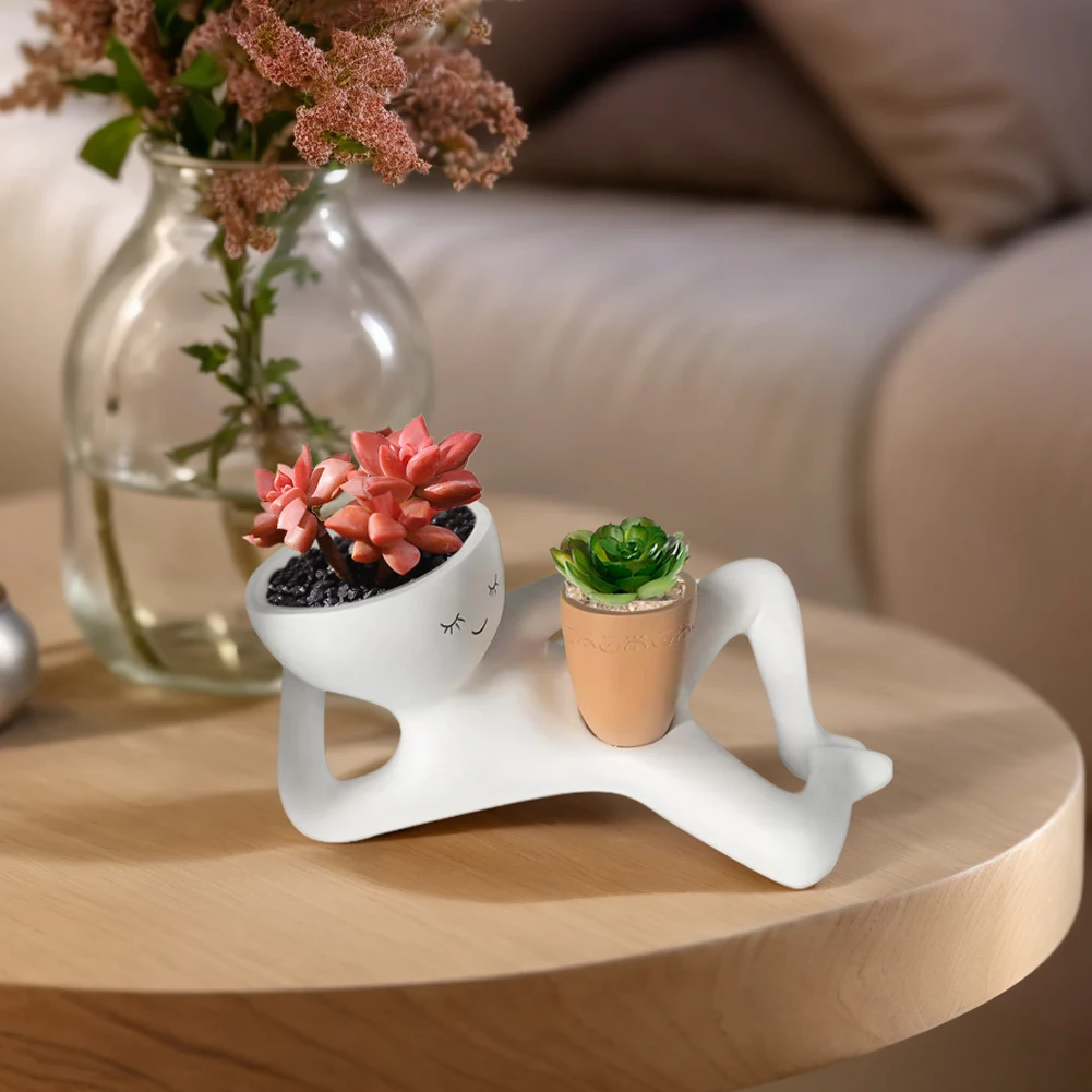 Pessoa relaxante segurando pote plantador com furo de drenagem plantador crespo ornamento resina engraçado pote suculento decoração de escritório em casa