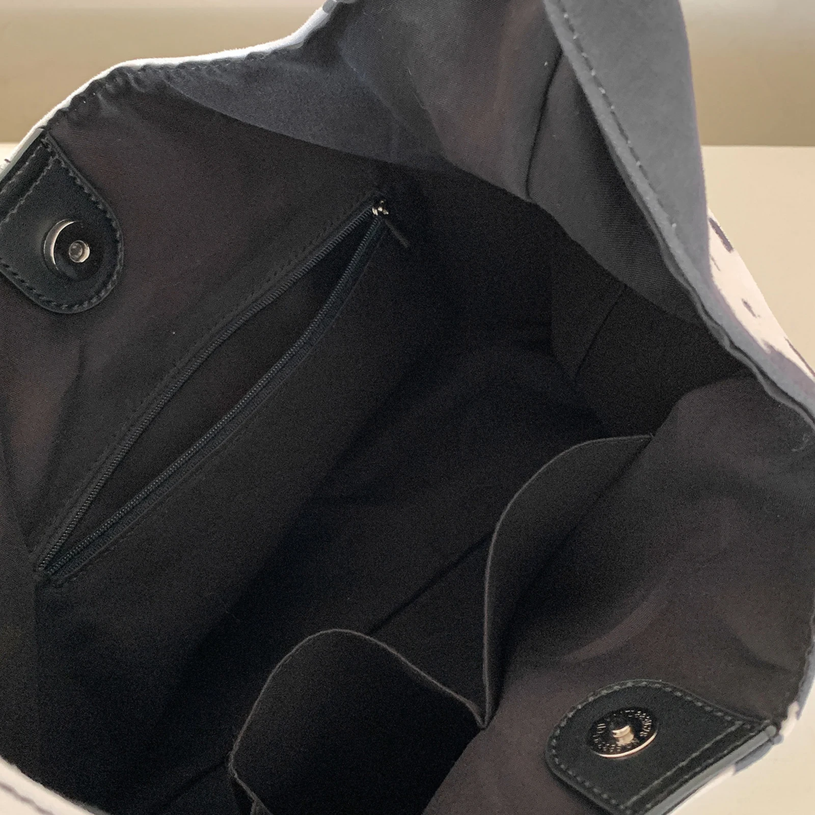 حقيبة يد نسائية بطبعة بقرة حقيبة كتف ذات سعة كبيرة حقائب يد عصرية غير رسمية تحت الإبط للسفر والتسوق والعمل للاستخدام اليومي