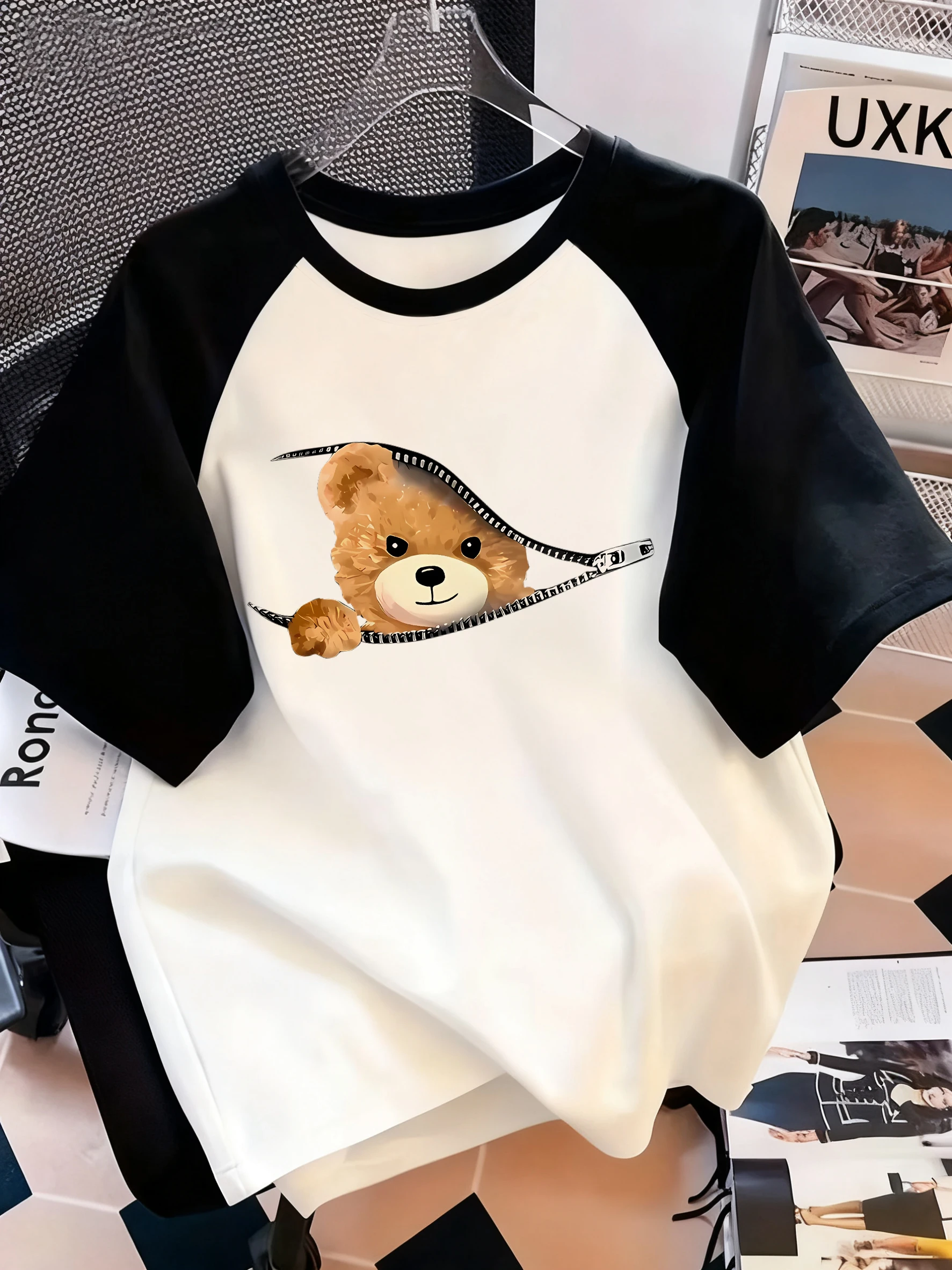 

Футболка с модным медвежьим дизайном и буквенным принтом, футболка с круглым вырезом в стиле гранж, топ с короткими рукавами на весну и лето, женская одежда для девочек