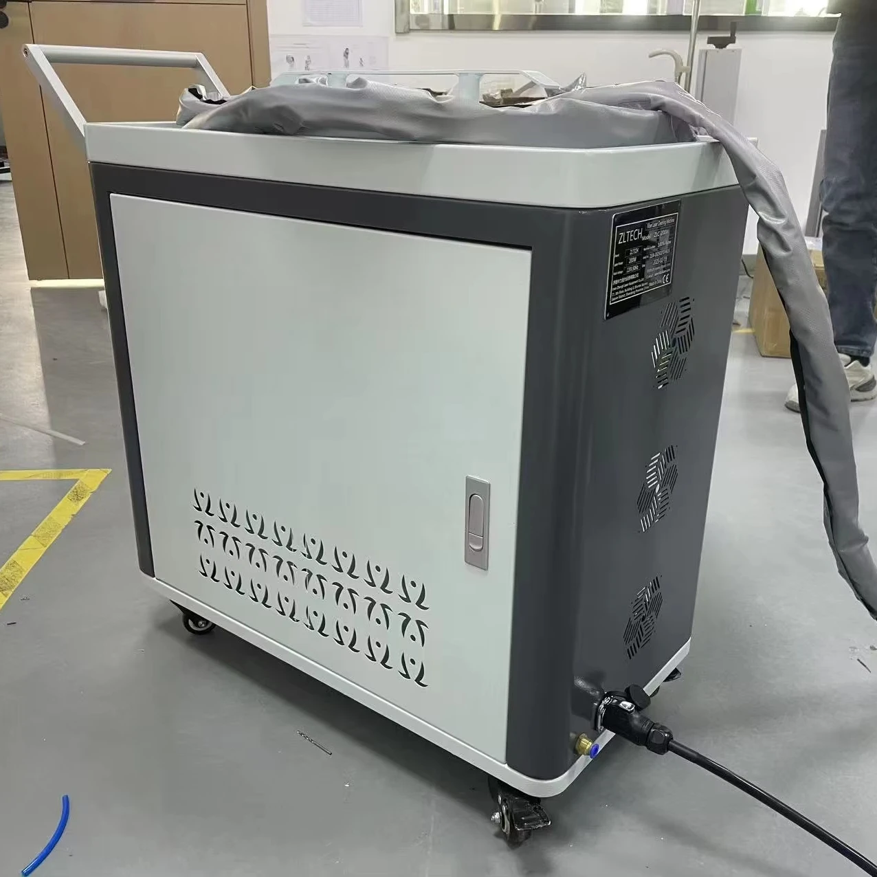 

Pulse Laser Cleaning Machine 200W