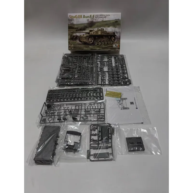 takom-8015-1-35-stug-iii-ausff-late-production-w-75cm-l48-plastic-model-kit