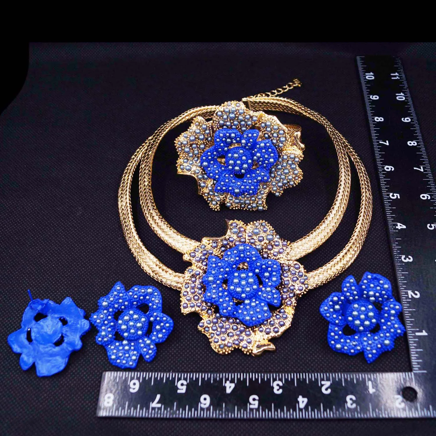 Yulaili Couples Date Luxury Jewelry 4-piece set Unique romantic blue flower earrings engagement ring Dubai American Ladies Gift