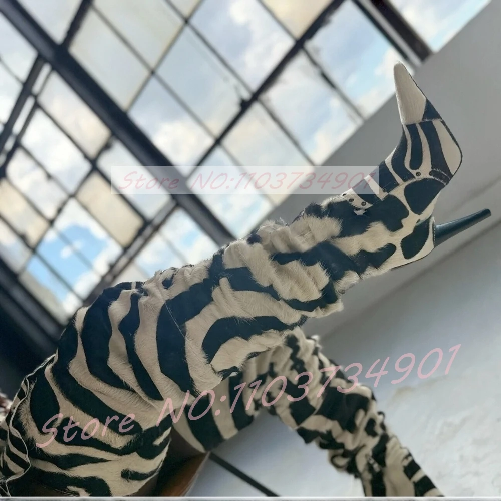 Botas de piel de caballo auténtica con patrón de cebra para mujer, calcetines elegantes con remaches negros, botas altas hasta el muslo, botas de tacón alto con punta estrecha