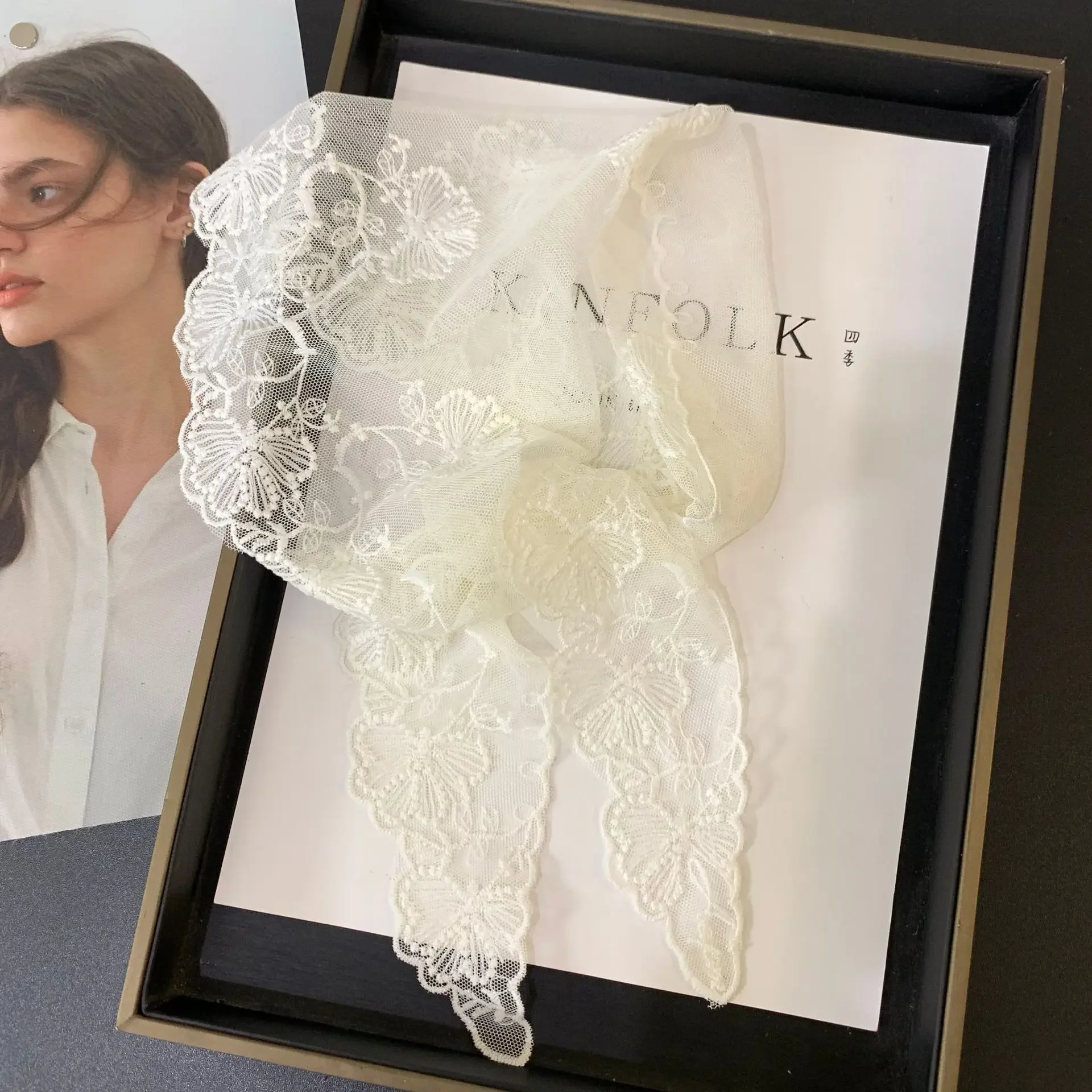 بسيطة ورقة تنوعا مثلث وشاح الحجاب وشاح الرجعية الفرنسية الدانتيل فتاة الديكور الربيع والصيف